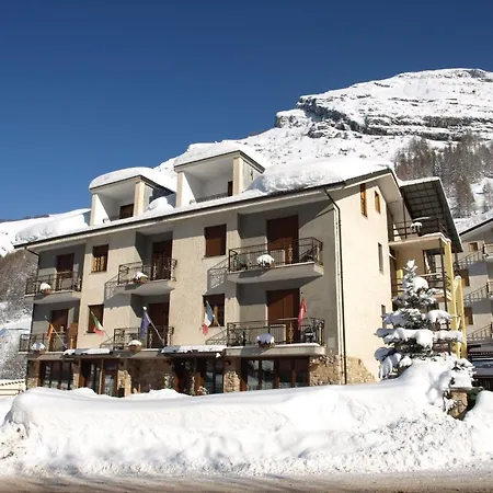 Hotell Trois Etoiles 2*